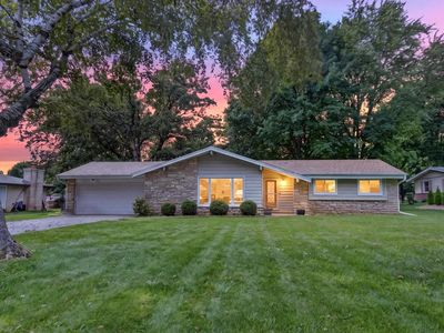 3830 Lakeview DRIVE