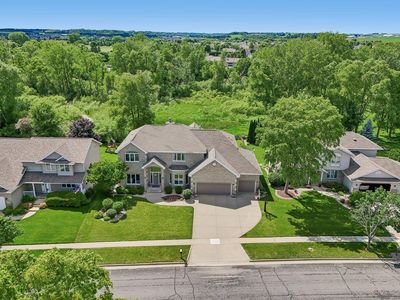 902 N Fairbrook Dr