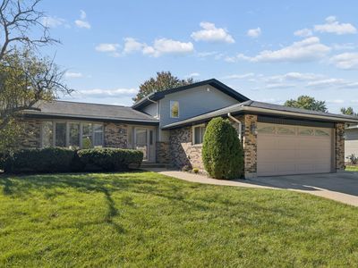 Property at 1613 Alamance Pl, Downers Grove, IL