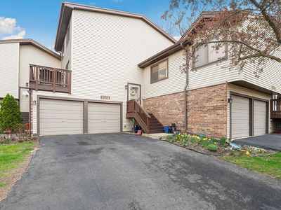 3S255 Briarwood Dr