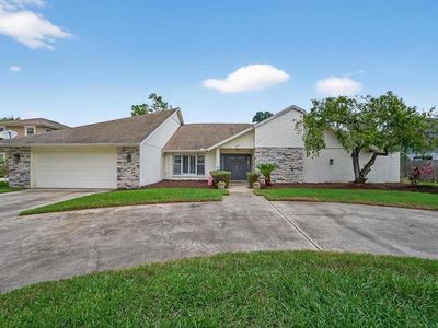 2004 N Golfview Dr