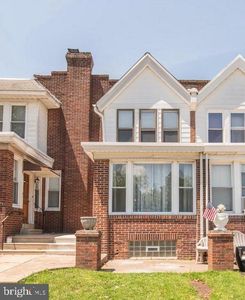 5910 Henry Ave