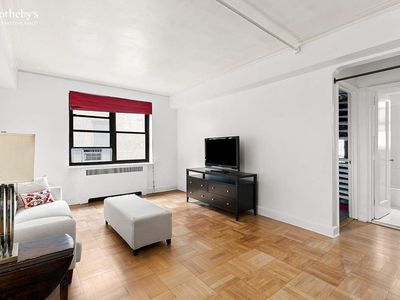 349 E 49th St APT 5K