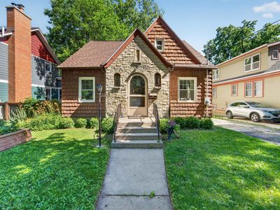 2626 Chamberlain Ave