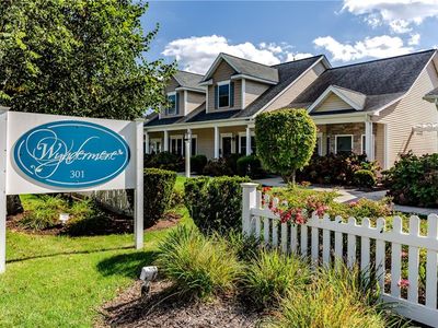 301 W Shore Rd Unit 10