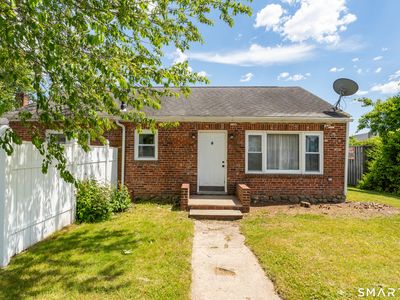 15 Hamast Avenue