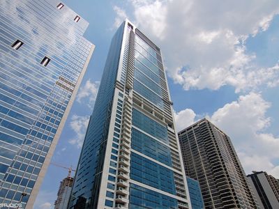 340 E Randolph St APT 1102