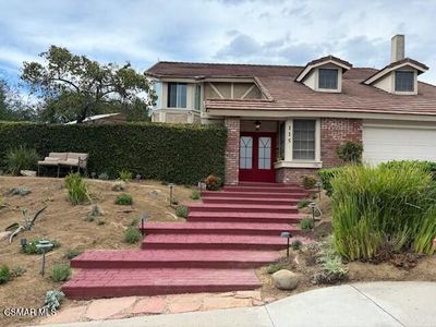115 E Los Padres Dr