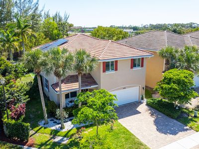 4725 Foxtail Palm Court