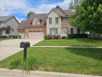 1910 Parkside Dr