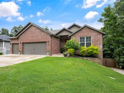 30 Brecknock Dr