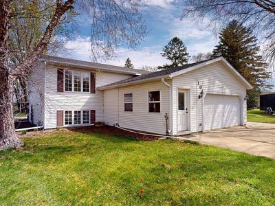 101 9th Ave NE