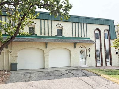 221 Castillian Blvd