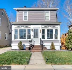 23 E Holly Ave