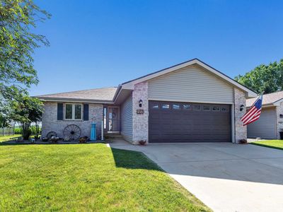 467 Longwood Ln