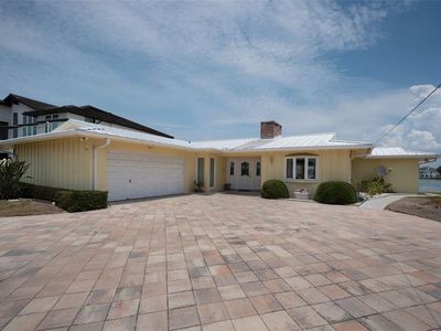 516 Harbor Dr N