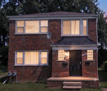 12618 W Outer Dr