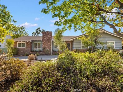 1121 Highland Oaks Dr