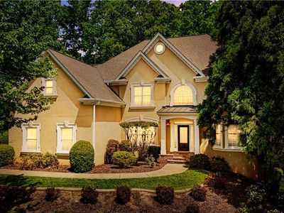 990 Autumn Close