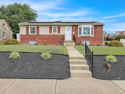 Property at 207 Hillcrest Rd, New Holland, PA