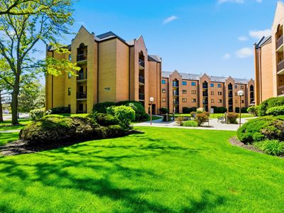 7420 W Lawrence Ave Unit 202