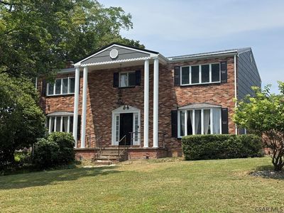 401 Diamond Blvd