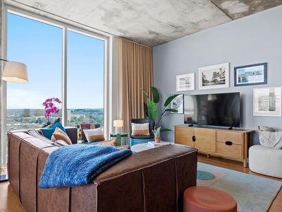 48 East Ave Unit 1604
