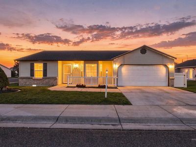 2110 Glenn Way