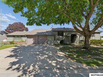 Property at 278 Lakeview Dr, Mason City, IA