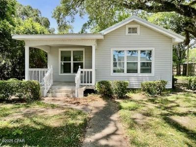 Property at 1038 8th Ave E, Graceville, FL