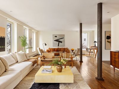 211 E 3rd St APT 5R