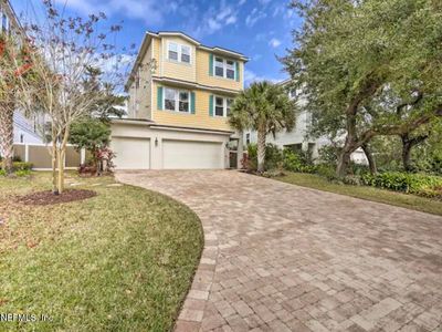 168 LAWN Avenue