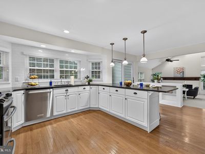 18 Burnham Ln