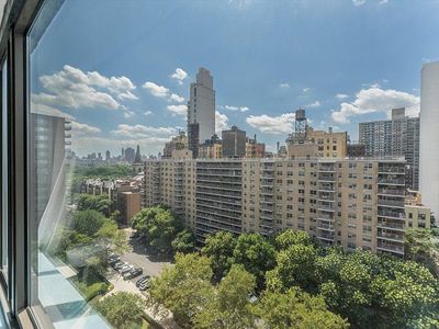 382 Central Park W APT 15T