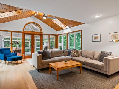 126 Applecrest Drive