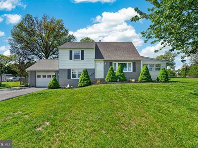 83 Hawthorne Ave