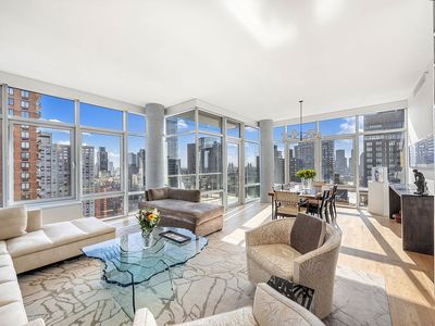 310 E 53rd St APT 25A