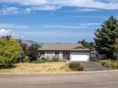 308 22nd Ave W
