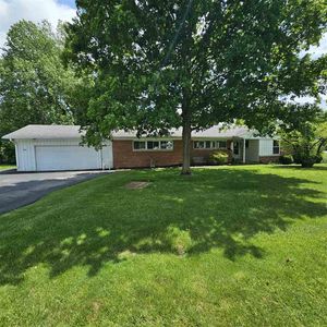 302 East Dr