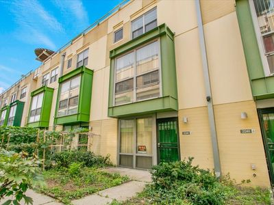 2241 S Archer Ave APT 3