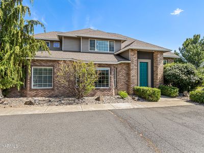 11401 Amber Crest Pl