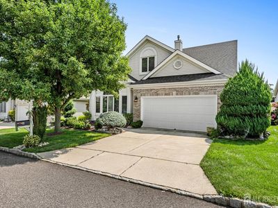 8 Sherwood Dr
