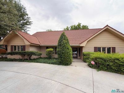 407 E Zia Dr