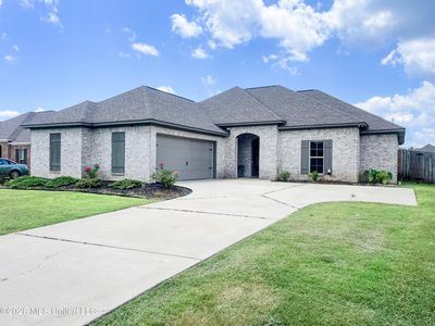 201 Chartleigh Cir