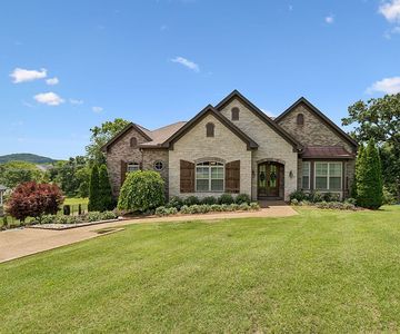 8107 Hilldale Dr
