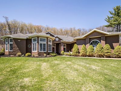 2769 W Lake Rd