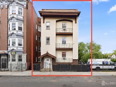 94 Eaton Pl