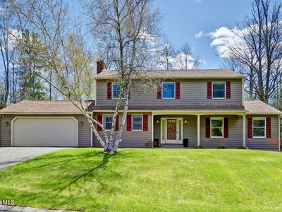 52 Hemlock Hl