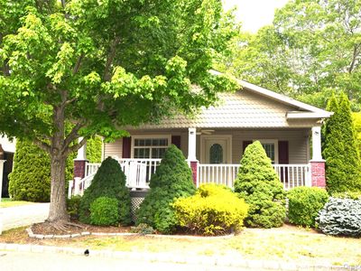 1661 Old Country Road #516