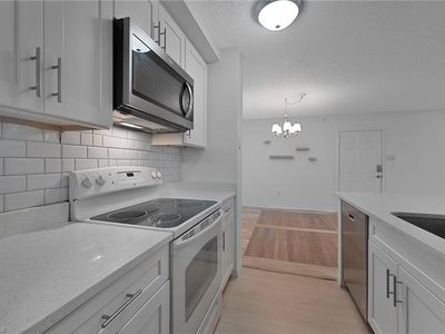 8960 Colonnades Ct E APT 915